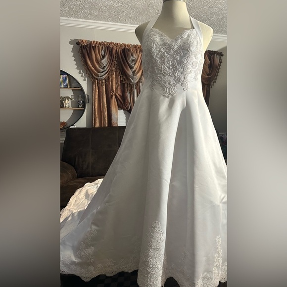 David's Bridal Pants - David’s Bridal Elegant White Lace Gown Size 16 W